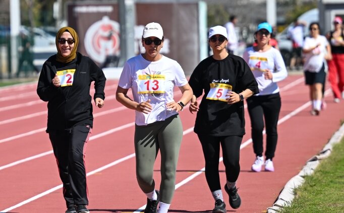 Adana'da posta da��t�c�lar� milli tak�ma se�ilebilmek i�in yar��t�