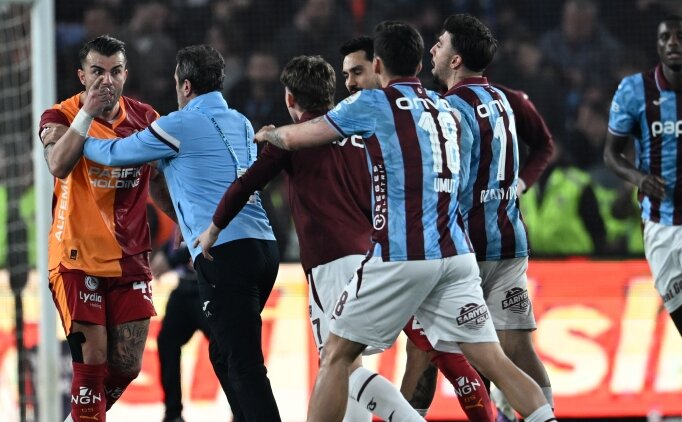 Ma� sonu olay ��kt�; Abd�lkerim'e k�rm�z� kart!