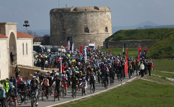 Gelibolu Yar�madas�'nda 15. '�anakkale Bisiklet Turu �ehitlere Sayg� S�r���' etkinli�i d�zenlendi