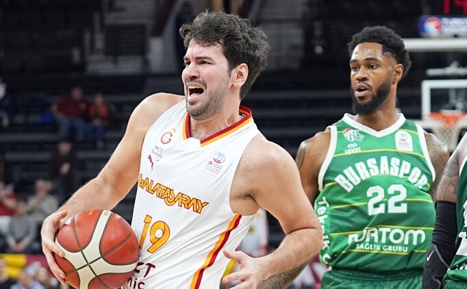 Galatasaray'dan Bursa kar��s�nda farkl� galibiyet!