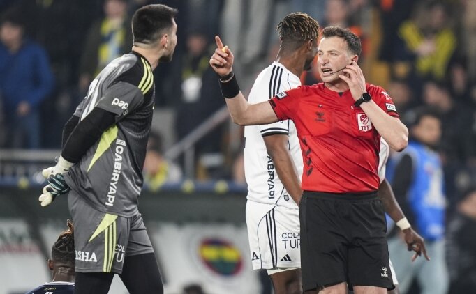 T�pra� Stadyumu'nda tepki pankart�!