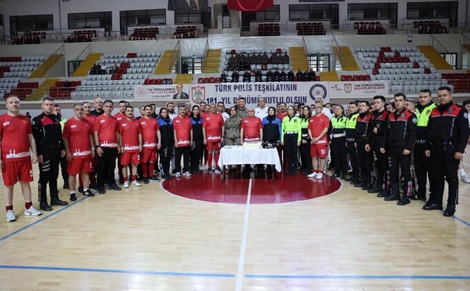 Sivas'ta �ehitler an�s�na futbol m�sabakas� d�zenlendi