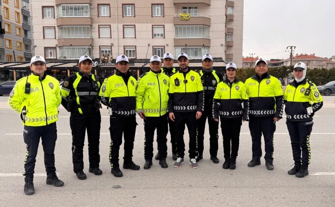 Konyasporlu futbolculardan 'Polis Haftas�' s�rprizi