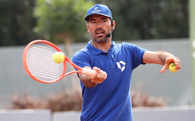 Grand slam �ampiyonu Ivan Dodig, Antalya'da gen�lerle bulu�tu