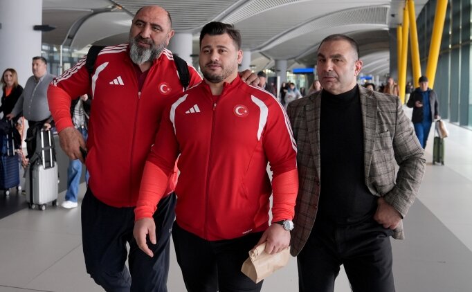 Avrupa �ampiyonu R�za Kayaalp, yurda d�nd�