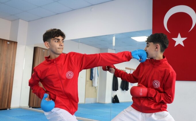 Babas�n�n iste�iyle ba�lad��� karatede T�rkiye �ampiyonu oldu