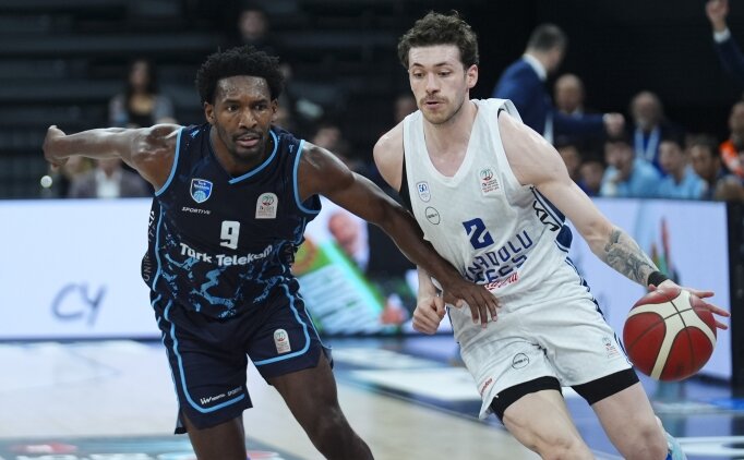 Anadolu Efes, evinde hata yapmad�