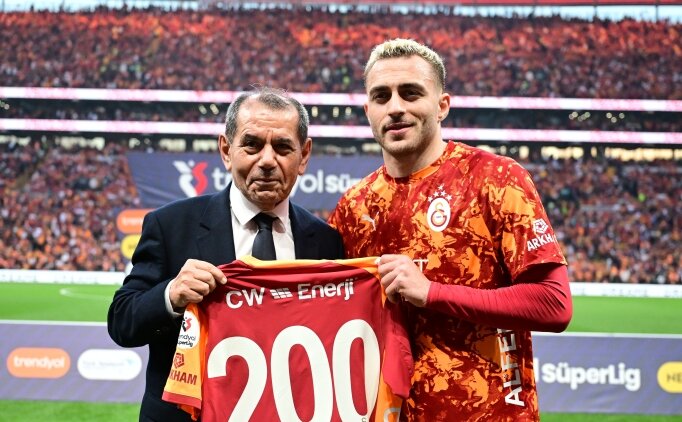 Bar�� Alper Y�lmaz'a plaket