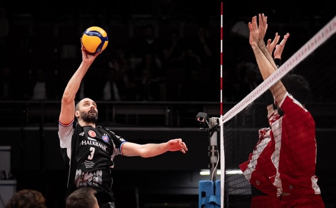 Halkbank Voleybol, alt�n set sonunda s�ralamas�n� belirledi