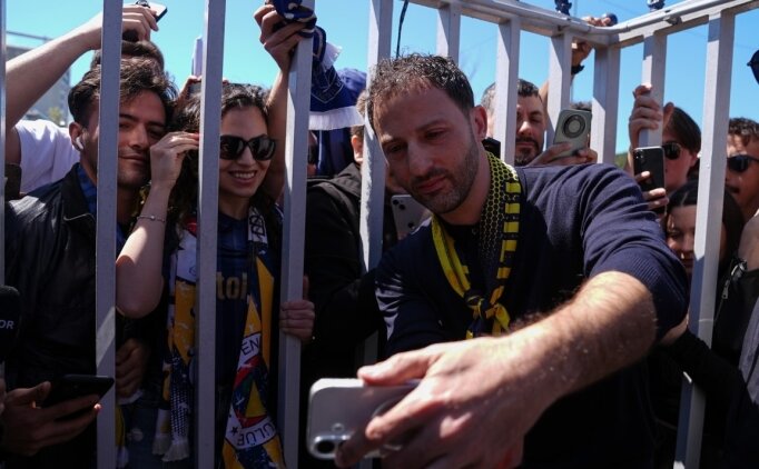 Fenerbah�eli taraftarlardan Tedesco'ya destek