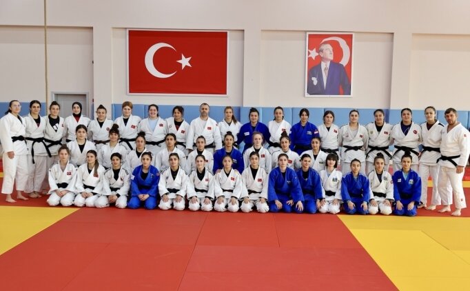 Gen� Kad�n Judo tak�m� b�y�k r�yan�n pe�inde!