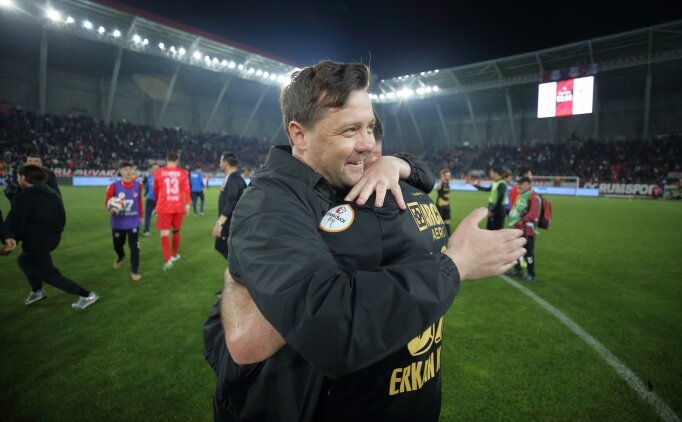 U�ur U�ar'dan �ampiyonluk ve play-off s�zleri