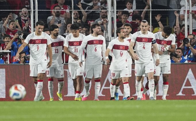 A Milli Tak�m'da sakatl�k! Oyuna devam edemedi