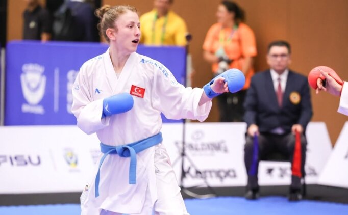 Manisal� sporcu Nurbade B�ber, milli tak�mla d�nya �ampiyonu oldu