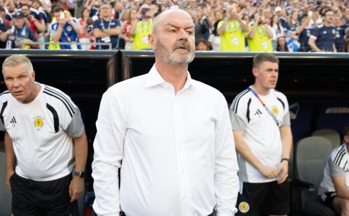 �sko�ya'da Steve Clarke d�nemi kapand�!