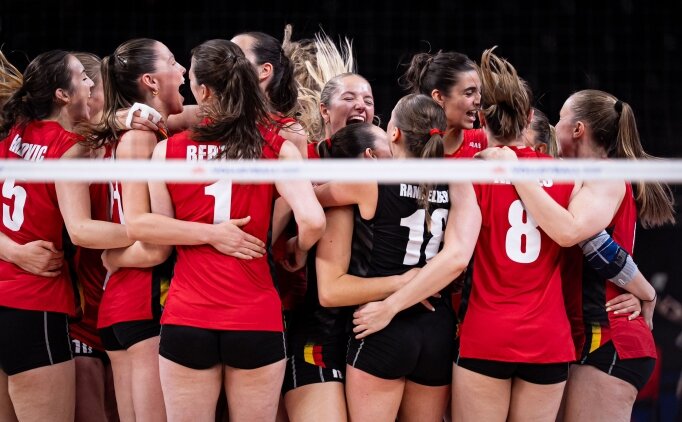 Bel�ika Milli Voleybol Tak�m�, Fransa'y� devirdi