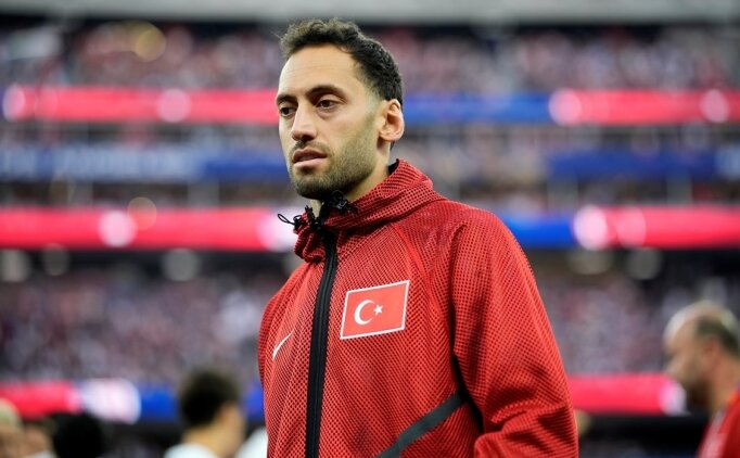 Hakan �alhano�lu'ndan duygusal payla��m