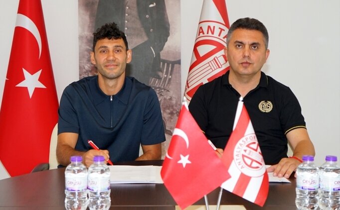 Antalyaspor'da Veysel Sar�'n�n s�zle�mesi uzat�ld�