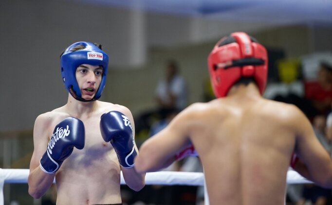 Kick boksta hedef uluslararas� m�sabakalarda k�rs�ye ��kmak