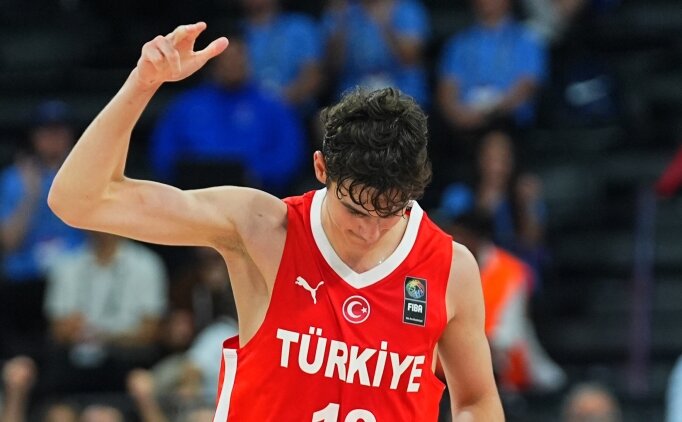 Milli basketbolcu �mer Kutluay tarihe ge�ti!