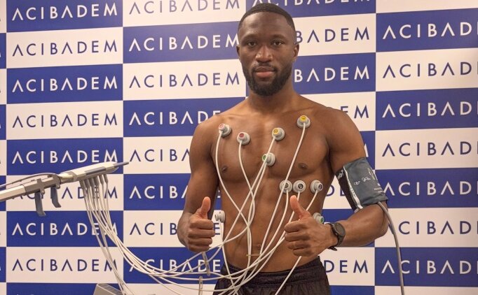�aykur Rizespor, defans oyuncusu Sagnan ile yeniden anla�t�