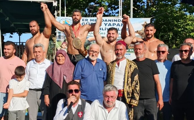 Namazgah'ta ba�pehlivan Se�kin Duman oldu