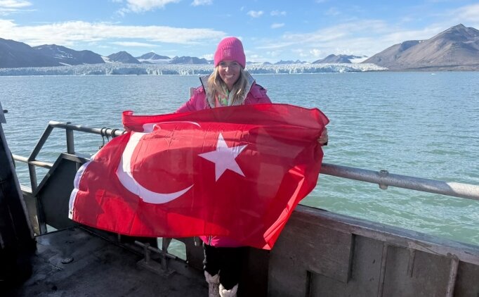 Deniz Kayadelen, Kuzey Kutbu'nda y�zen ilk T�rk oldu