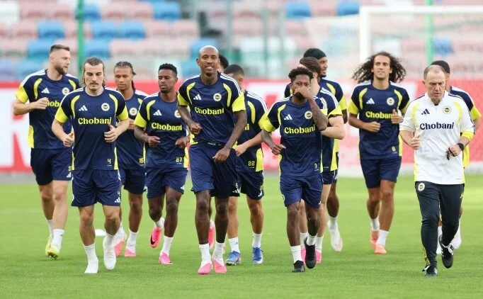 Fenerbah�e'nin UEFA kadrosunda de�i�iklik 