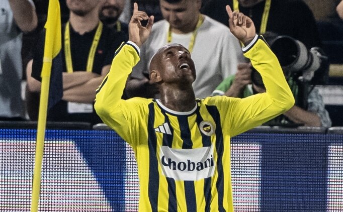 Talisca, Fenerbah�e'yi u�uruyor