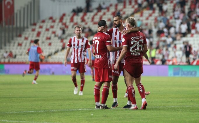 7 goll� ma�ta Antalyaspor, Ke�i�reng�c�'n� y�kt�