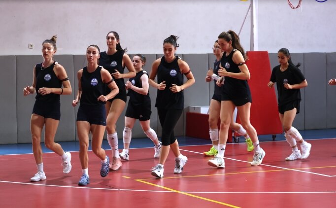 Merinos Voleybol, yeni sezona 'Sultanlar Ligi' hedefiyle haz�rlan�yor
