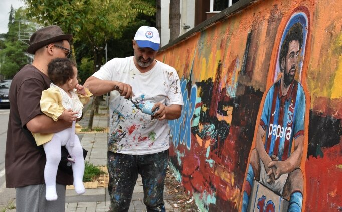 Trabzon'da Salah sevgisi duvara yans�d�