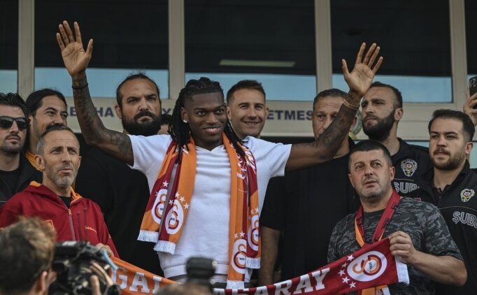Rafael Leao, Galatasaray'�n 7. Portekizli futbolcusu oldu
