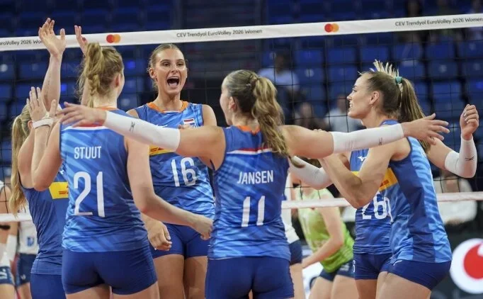 Hollanda, Slovenya'y� ge�ip �eyrek finale y�kseldi