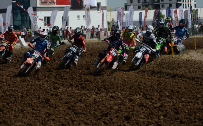 Motokros �ampiyonas�'nda Francisco Garcia birinci oldu