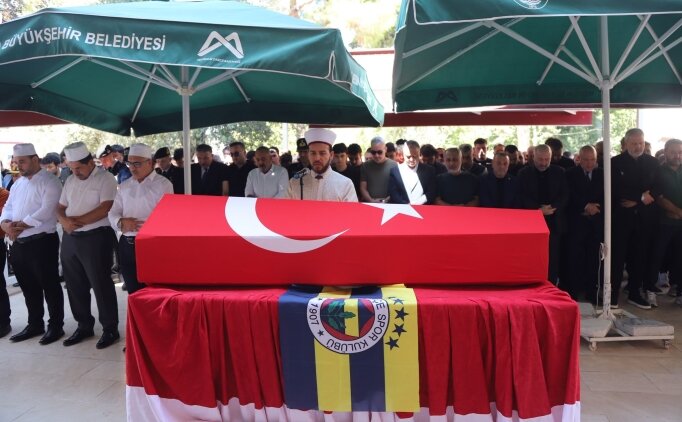 Derbide hayat�n� kaybeden Fenerbah�eli taraftar son yolculu�una u�urland�