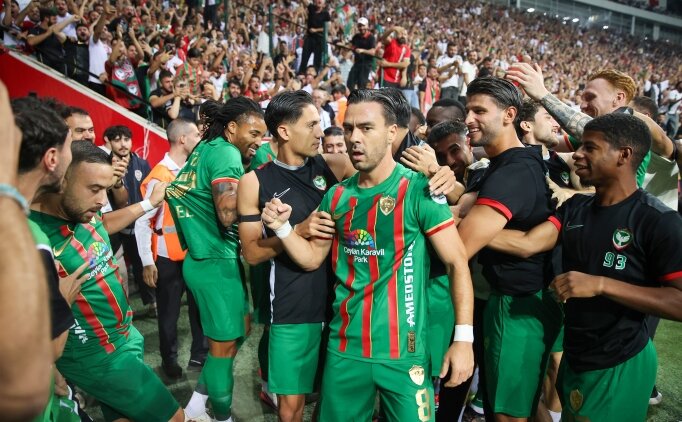 S�per Lig'de zirve de�i�ti: Amedspor milli araya lider girdi