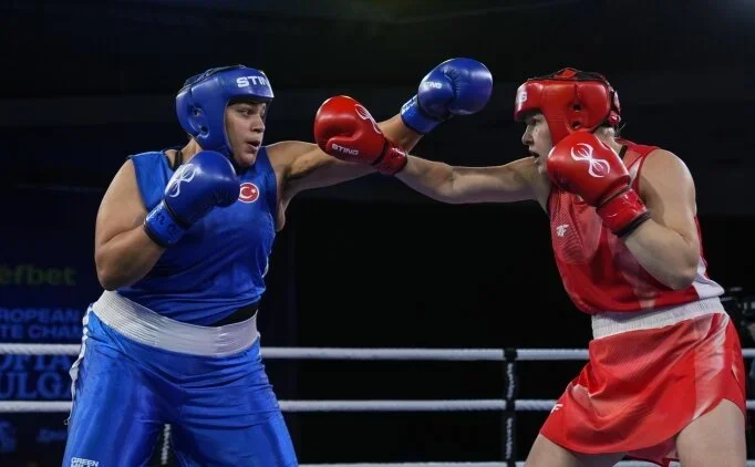 Milli boks�r Havvanur Keth�da, Avrupa �ampiyonas�'nda nakavtla finale y�kseldi