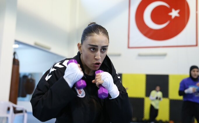 Milli boks�r Filiz'in g�z� Avrupa �ampiyonlu�unda