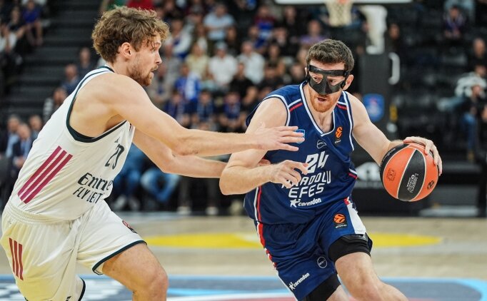 Anadolu Efes, Real Madrid'i devirdi!