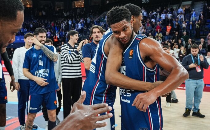 Anadolu Efes, Olympiakos deplasman�nda