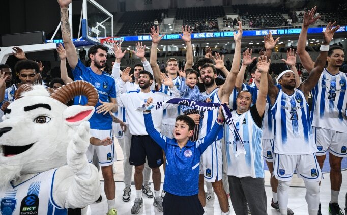 T�rk Telekom Erkek Basketbol Tak�m�, evinde Roma'y� devirdi