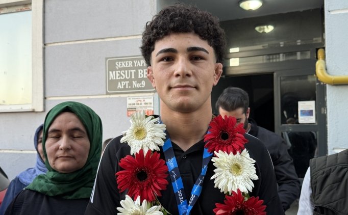 15 ya��ndaki Ahmet'ten anlaml� �ampiyonluk!
