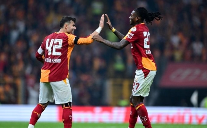 Galatasaray'da ideal savunmaya d�n��