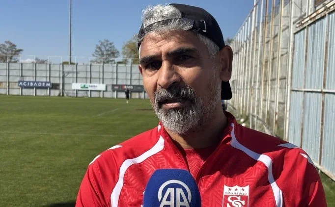Sivasspor'un hedefi �stanbul'dan 3 puanla d�nmek