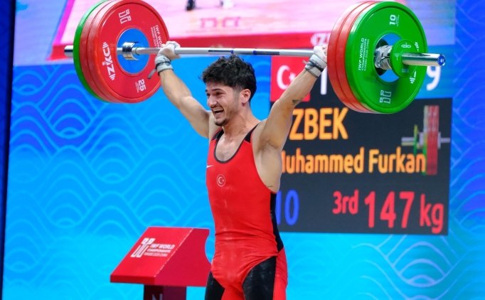 Muhammed Furkan �zbek'ten 3 madalya!