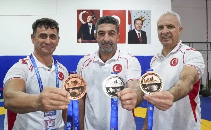 Uzun y�llar ara verdikleri g�re� kariyerlerini D�nya �ampiyonas�'nda dereceyle ta�land�rd�lar
