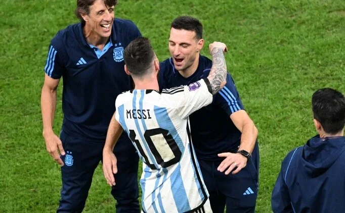 Lionel Scaloni: 'Messi isterse 1000 gol atar'