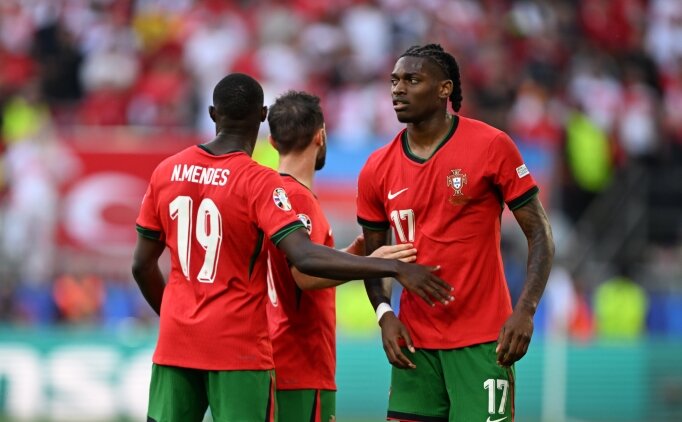 Rafael Leao, Ronaldo'nun numaras�n� ald�!