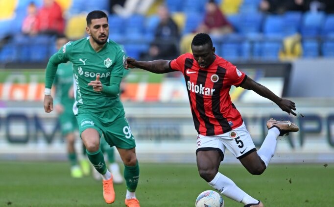 Peter Etebo'dan Fenerbah�e ma�� yan�t�